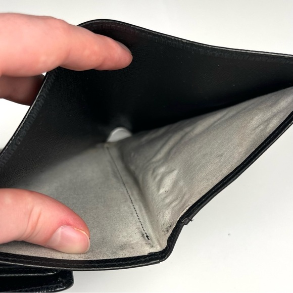 Louis Vuitton Epi Sarah wallet - Picture 10 of 10